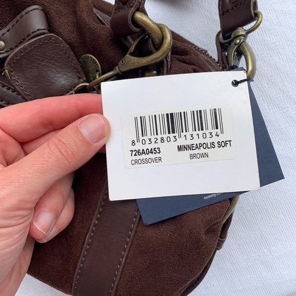 TOMMY HILFIGER | Petite leather handbag - Picture 2 of 4